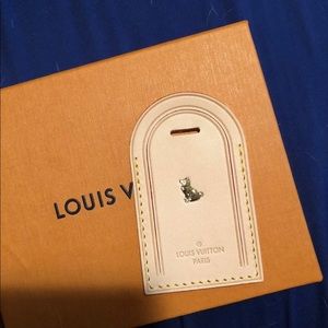 LV luggage tag